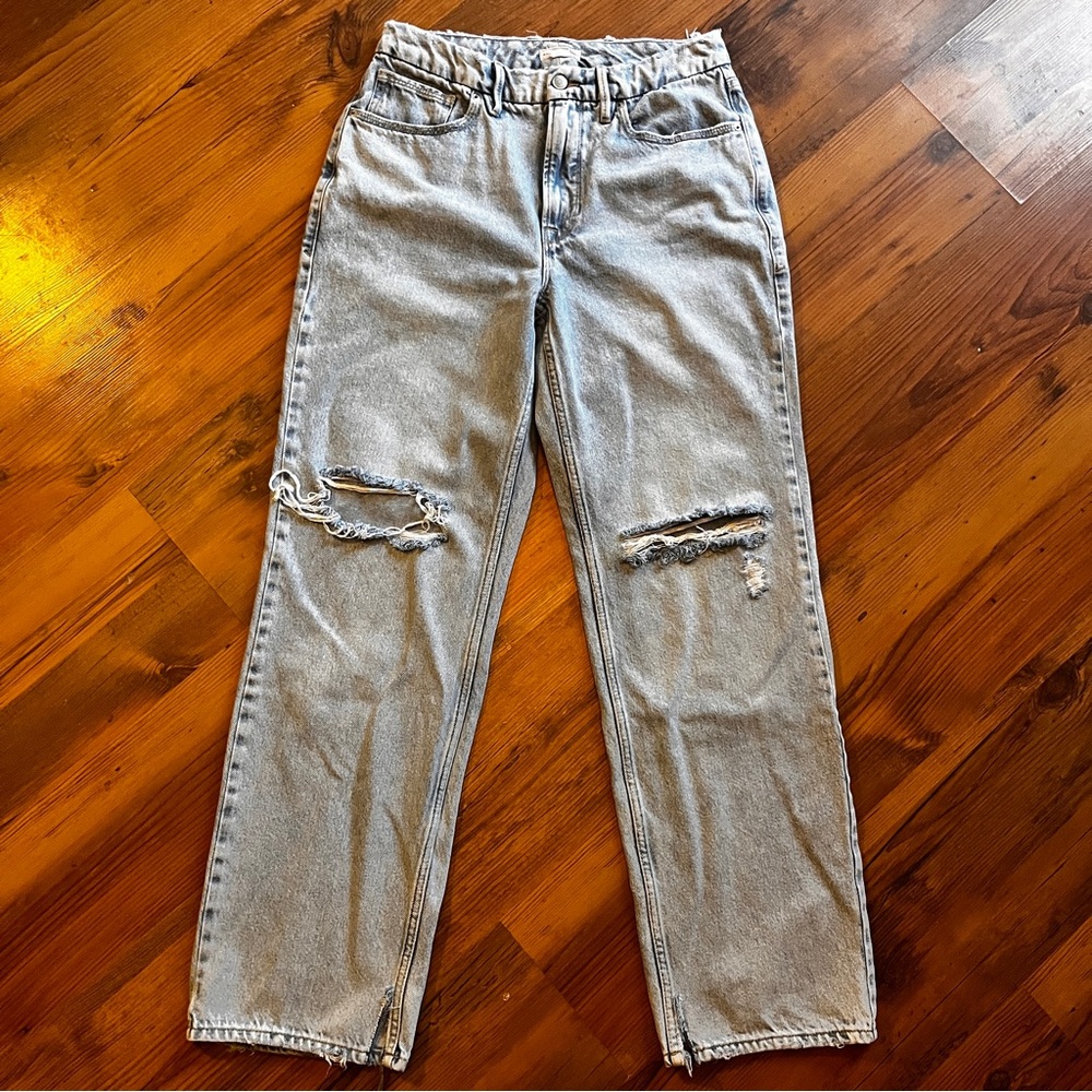 Good American Good 90s light Blue Distressed Jeans 6/28